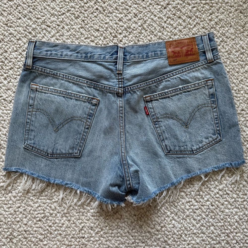 Levi's 501 Light Wash Distressed Cut Off Button Fly Denim Jean Shorts Size 31